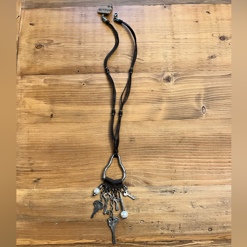 Uno De 50 Key Necklace 195$